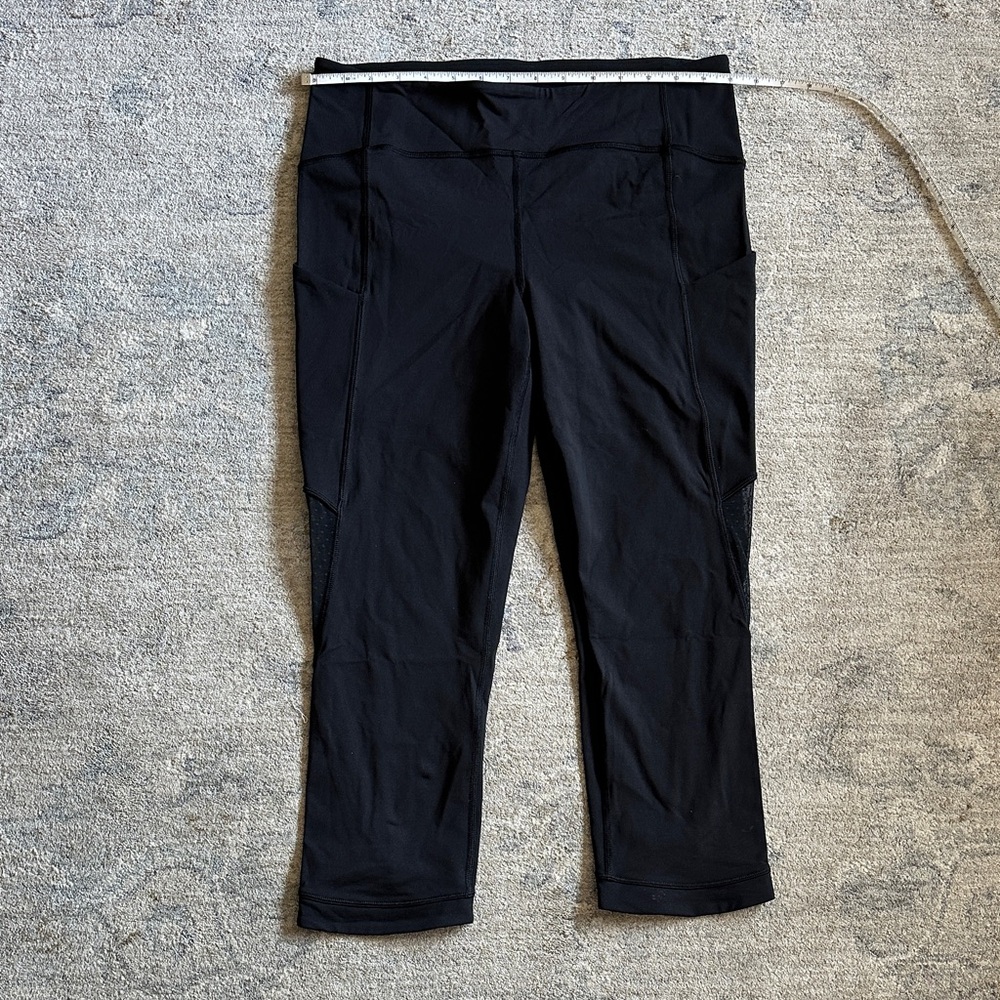 Lululemon Sole training crop
Size 10
Color black